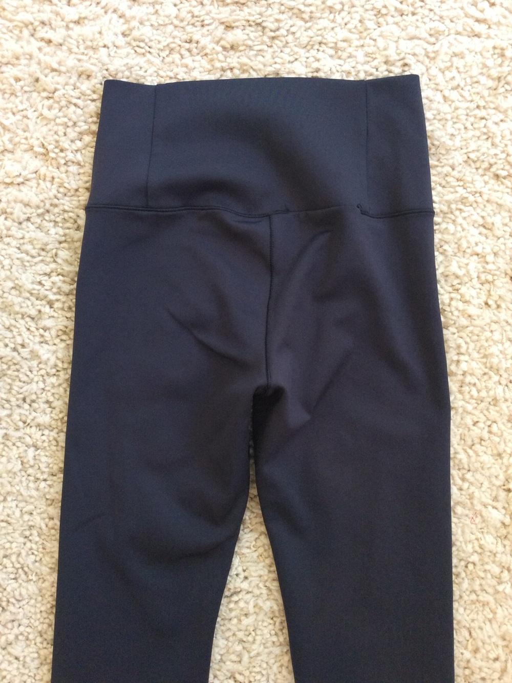 Vuori Evolve Leggings and Matching Sports Bra - Black - Size XS - Picture 6 of 10
